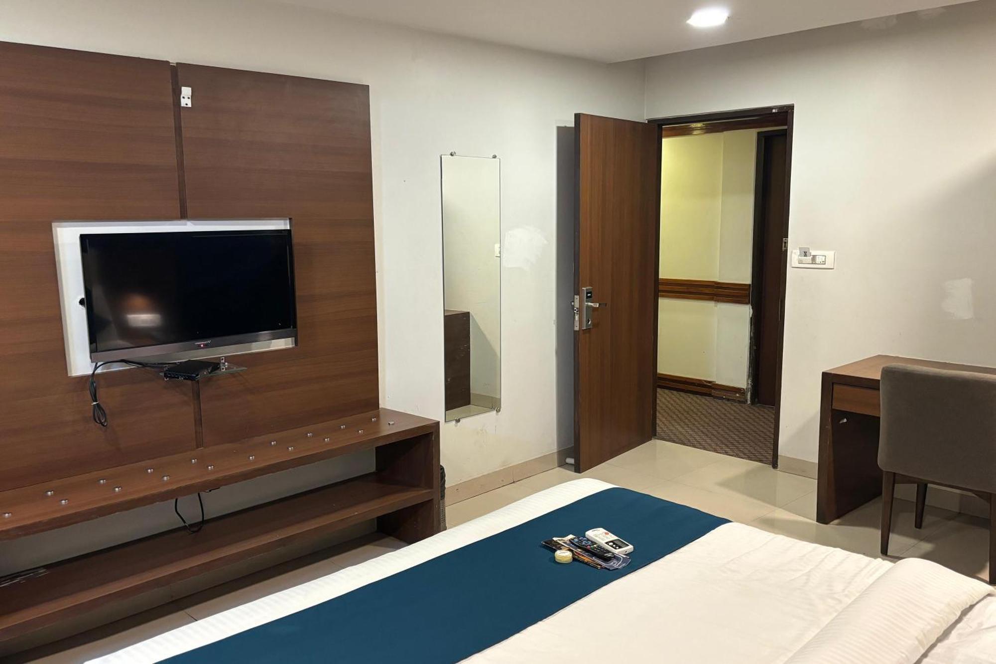 Hotel Concord Galaxy Mumbai Exterior photo